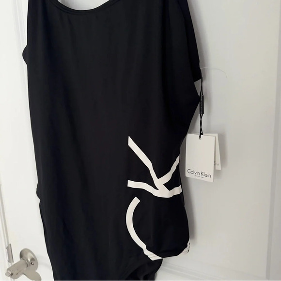 Calvin Klein one piece swimsuit build in bra size 16 - Picture 3 of 7